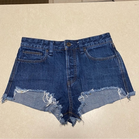 Free People Shorts Womens Size 26 Dark wash Loving Good Vibrations Cut Off Short - Picture 6 of 14